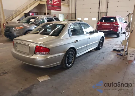 2004 Hyundai Sonata из США, поврежденный, VIN KMHWF25SX4A077243